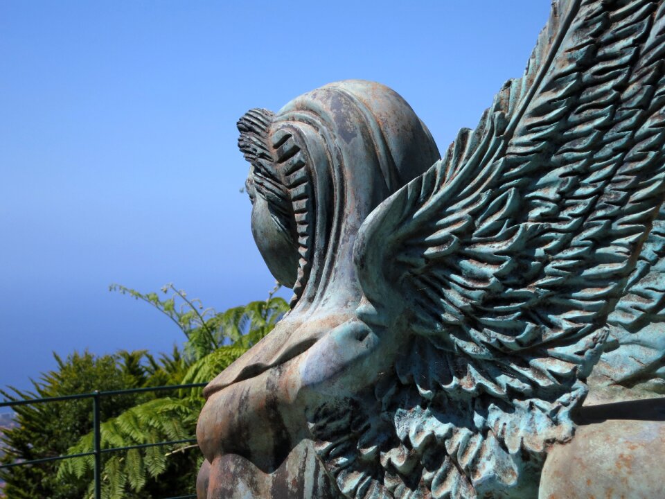 Statue angel figure