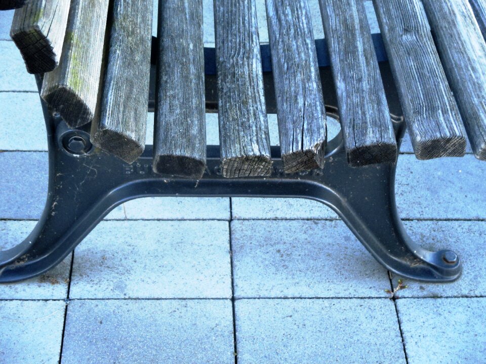 Cast iron battens structure