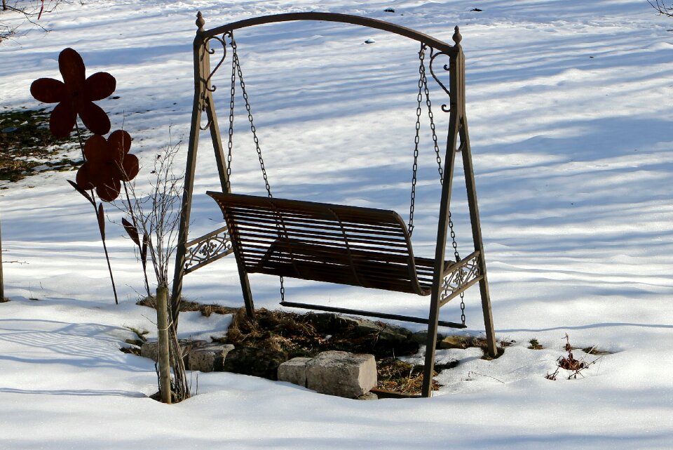 Hollywood swing rock winter