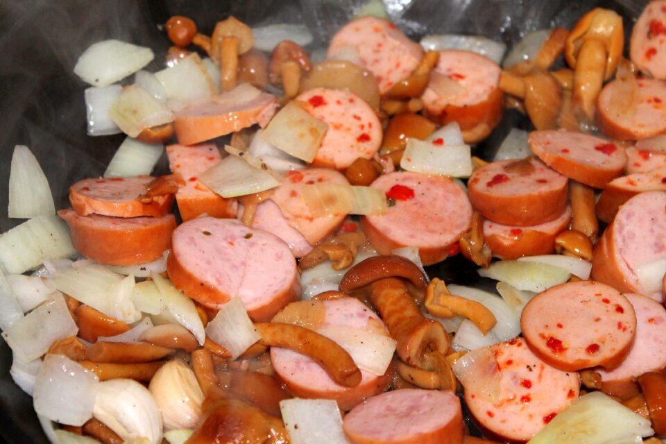 Mushrooms stockschwaemchen onions