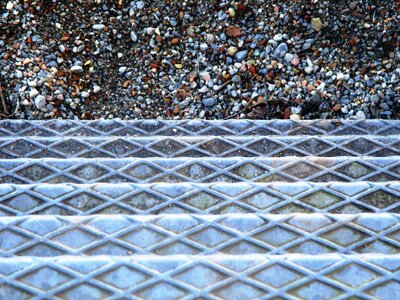Head structured metal
