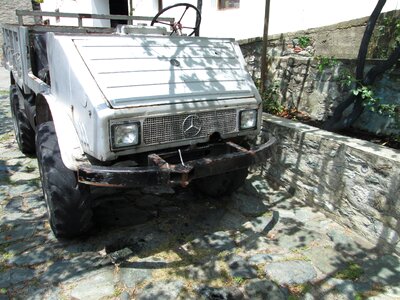 Silver suv mercedes-benz