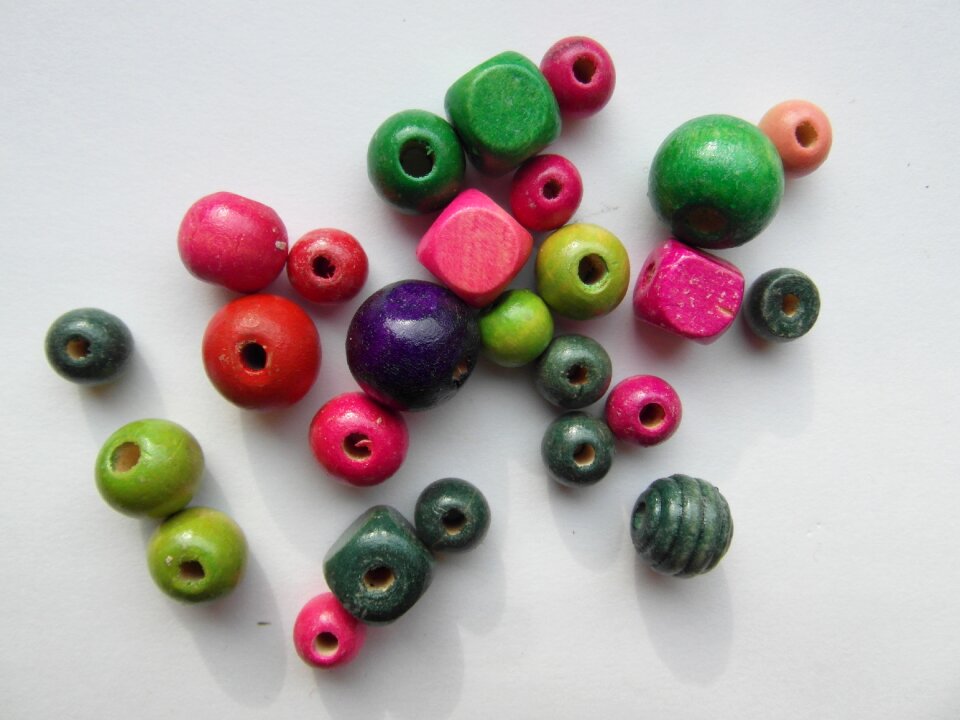 Round wood jewelry thread
