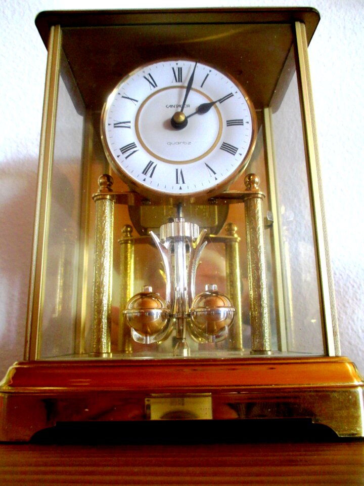 Grandfather clock golden quartz watch