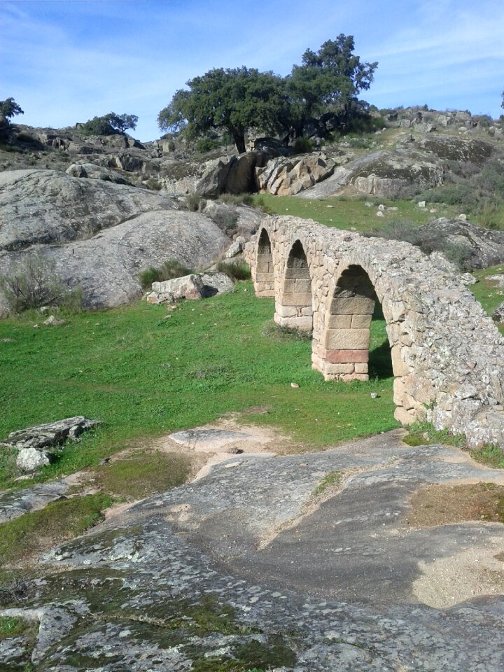 Mount bridge medieval architecture