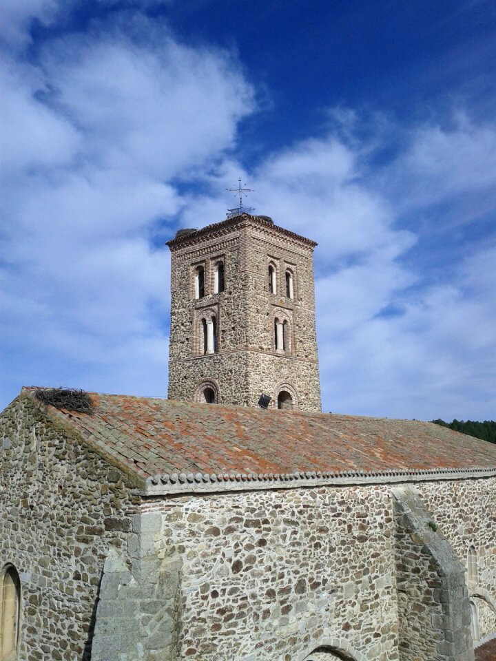 Buitrago parish architecture