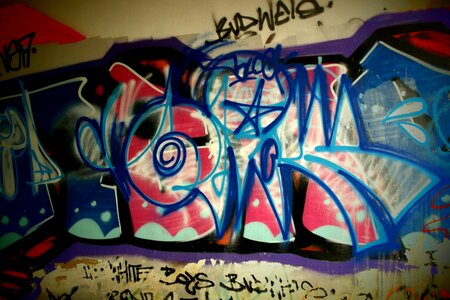 Spray colors talent