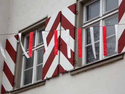 Shutters red white red