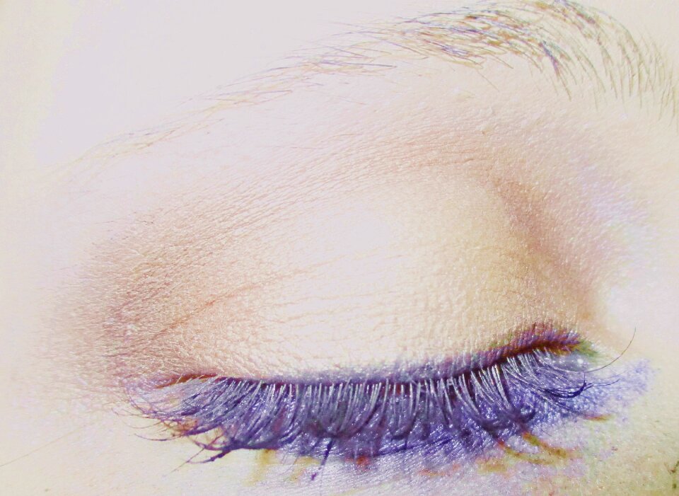 Eye shadow detail algae