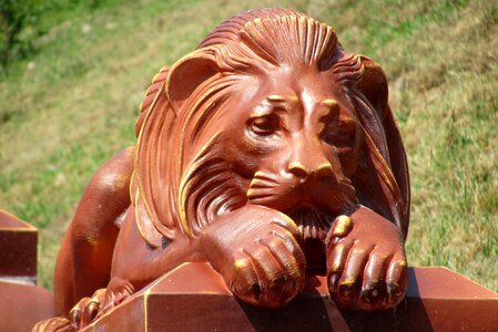 Lion zsolnay statue photo