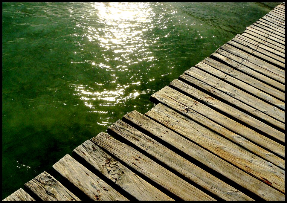 Rest mirroring reflections