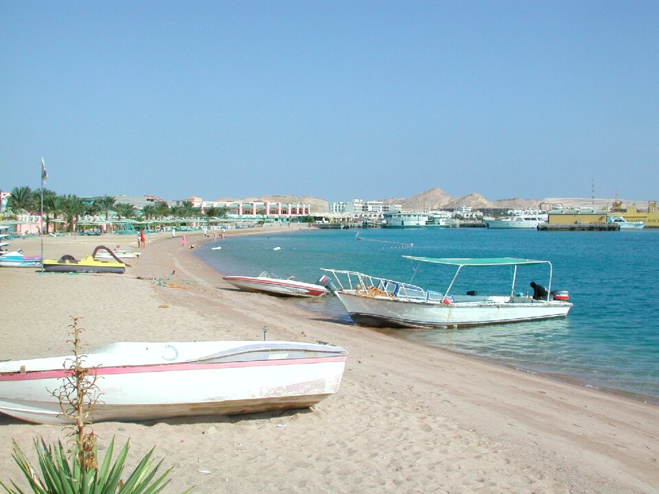 Beach boats south
