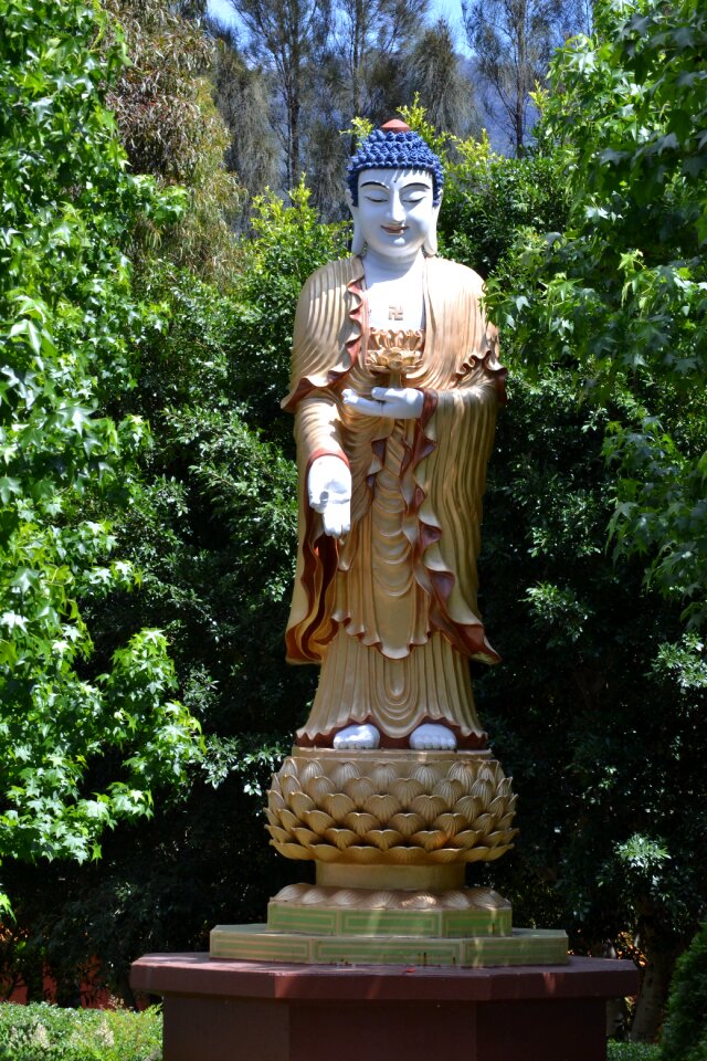 Culture statue large