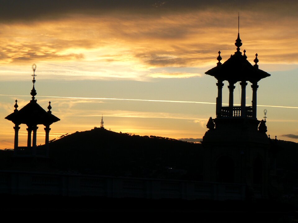Silhouettes houses spain