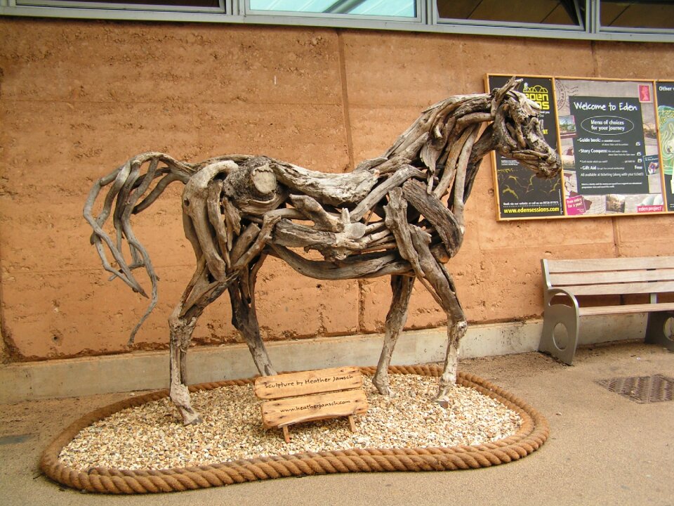 Sculpture eden project cornwall