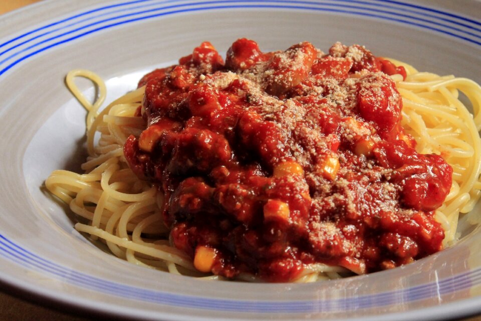Green eat bolognese