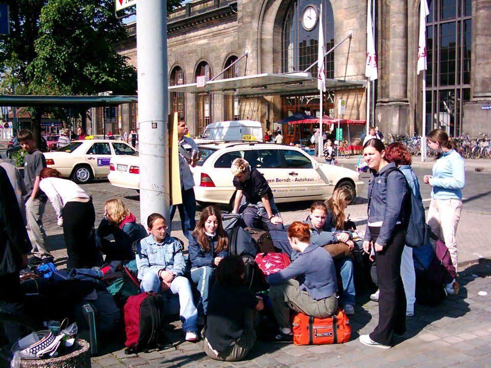 Forecourt taxi wait