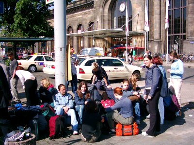 Forecourt taxi wait