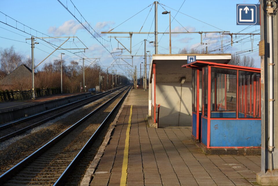 Tracks railway guard booth