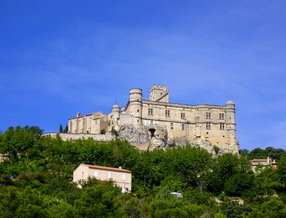 Castles barroux vaucluse