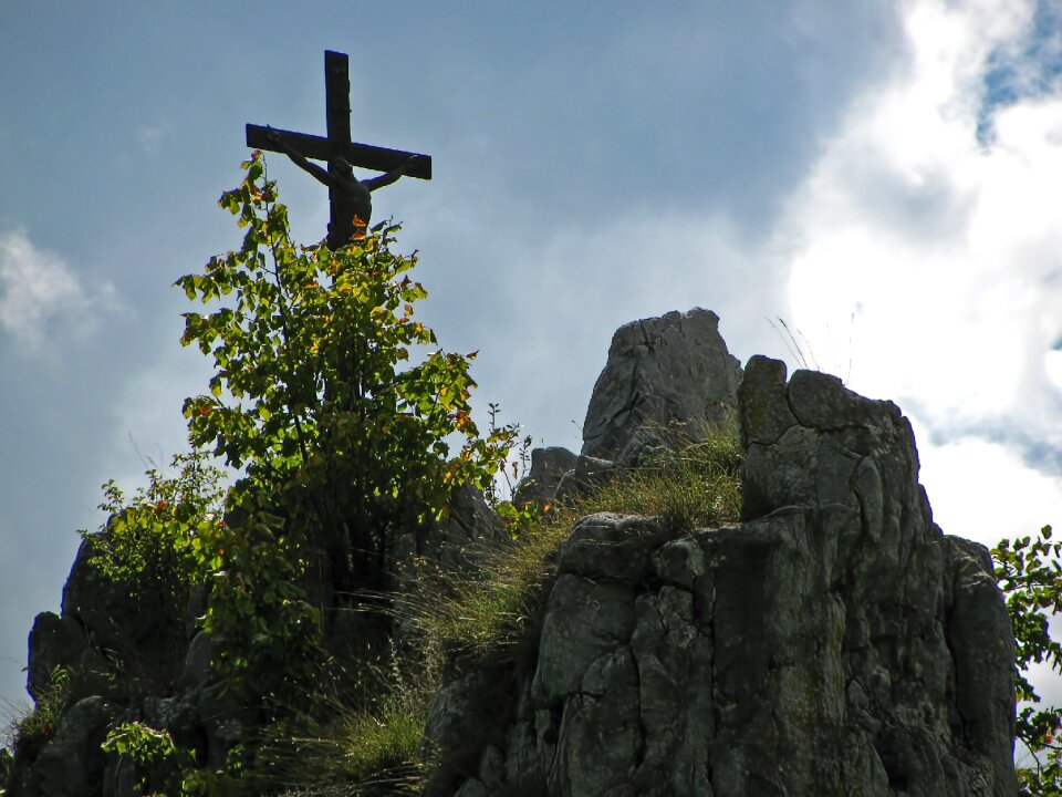 Peak cross summit cross