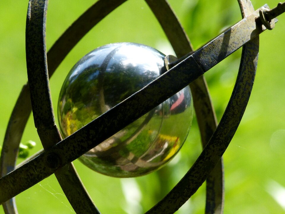 Garden decoration reflection