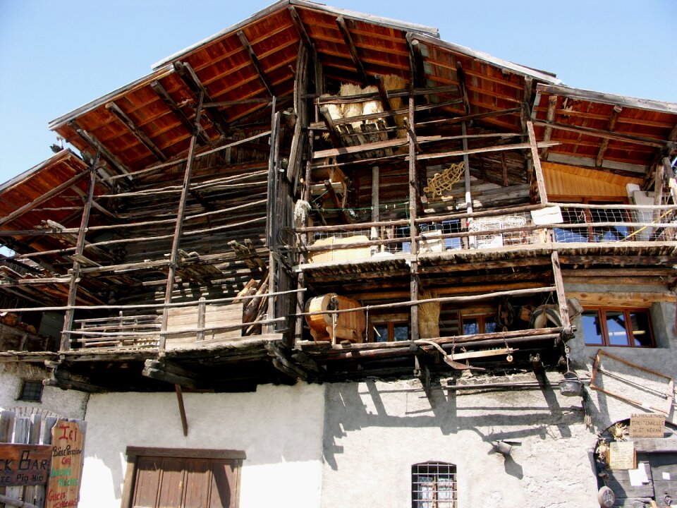 Facade hautes alpes mountain