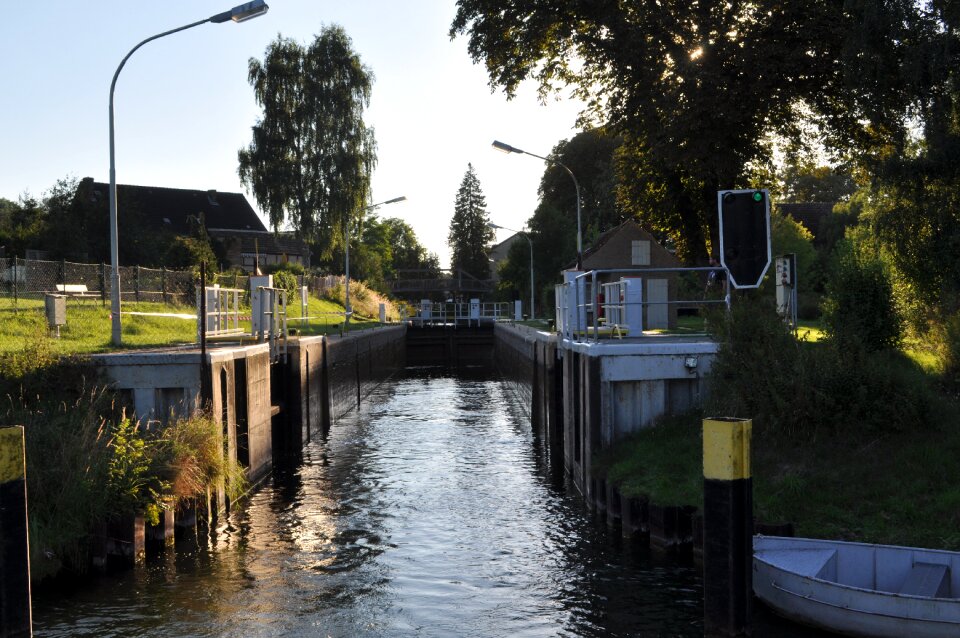 Channel water barrage