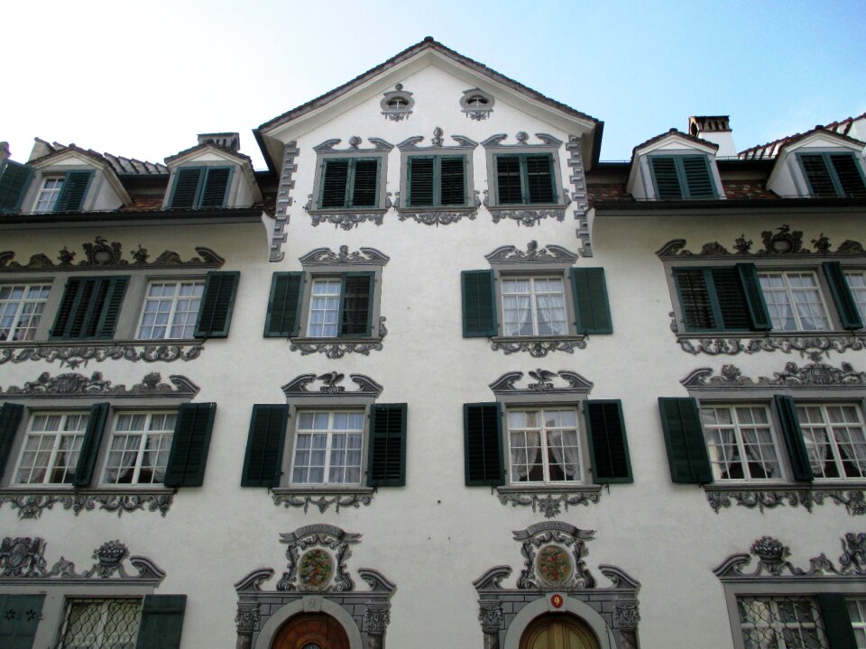 Federal protection facade window