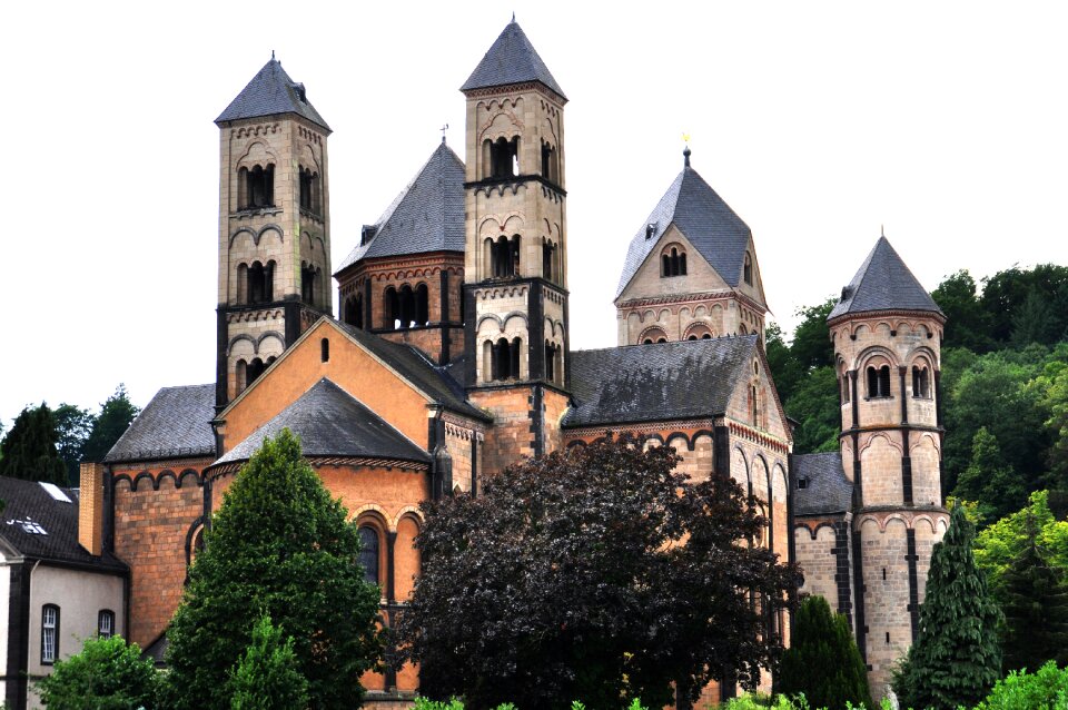Abbey architecture faith
