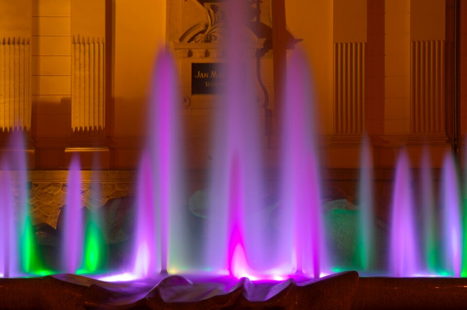 Illuminated colorful water games