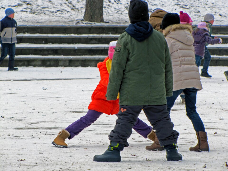 Kids game winter