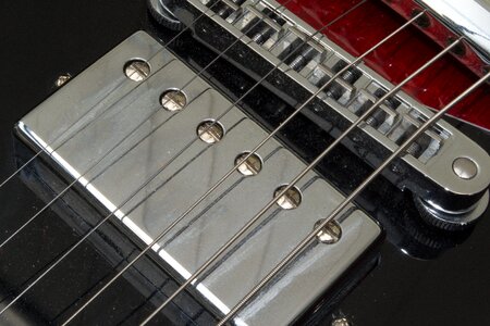 Sg music instrument