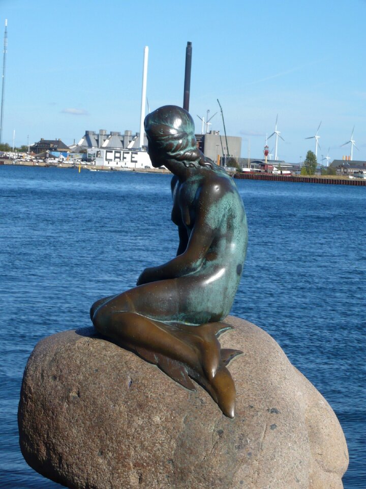 Sculpture fairy tales water