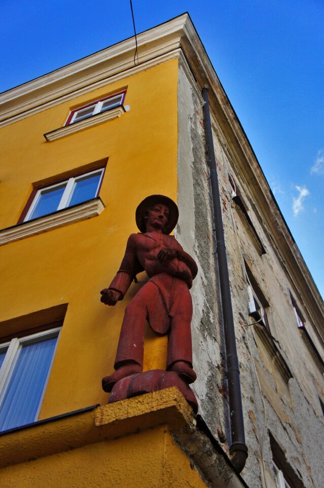 Stone stone figure hauswand