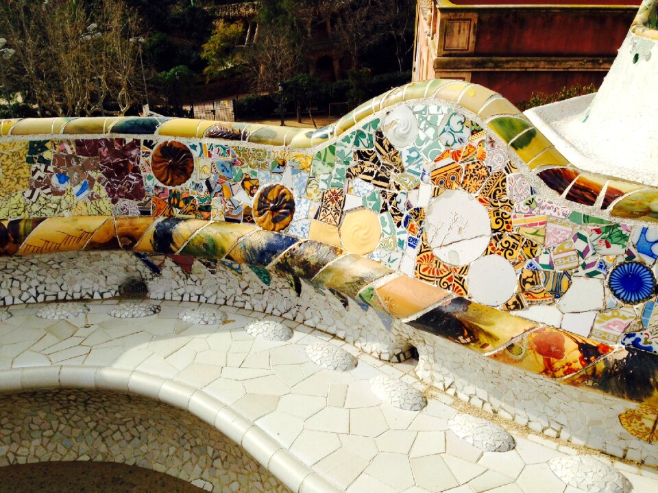 Güell park gaudí mosaics