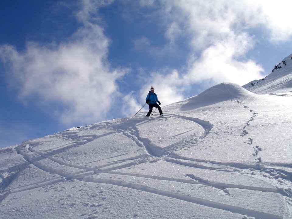 Skiing skitouren goers outdoor