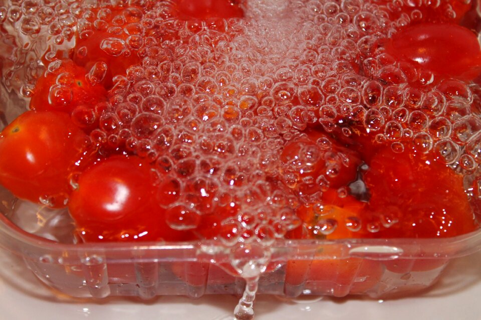 Tomatoes bubble red