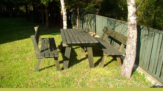 Garden bank resting place