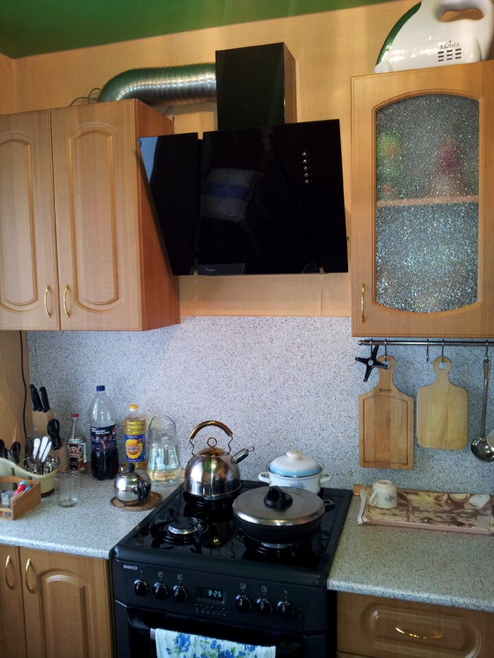 Kitchen repair interior