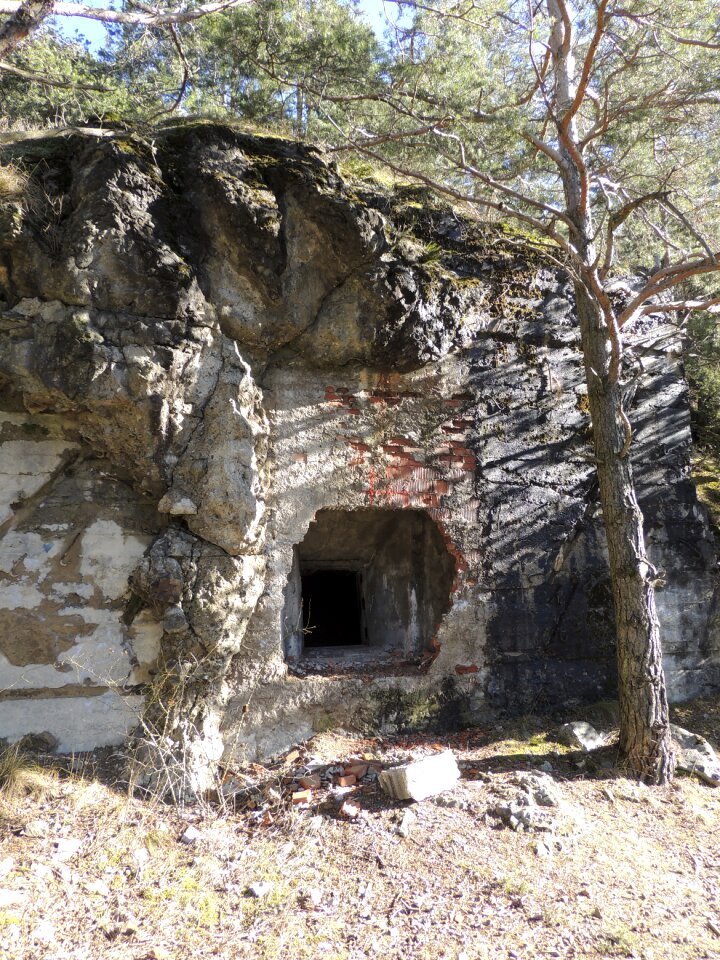 Input rock hiding places