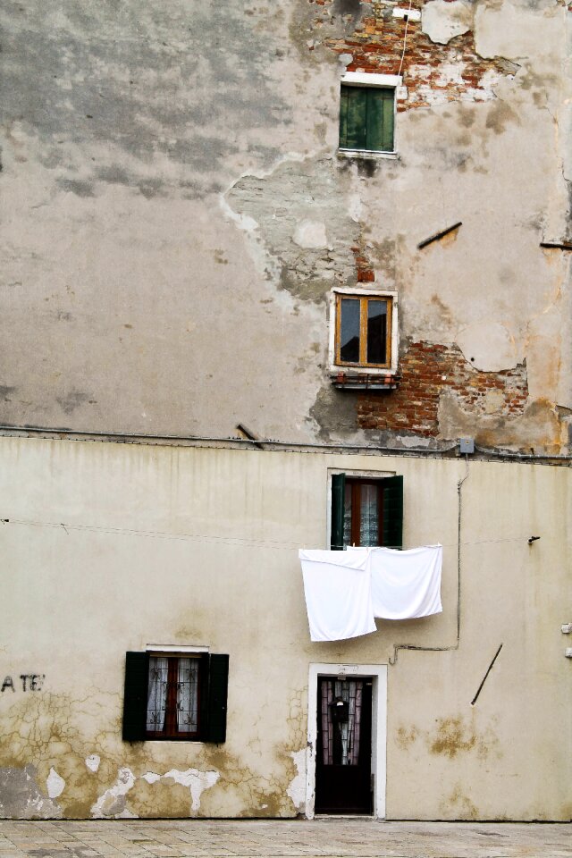House italy street view