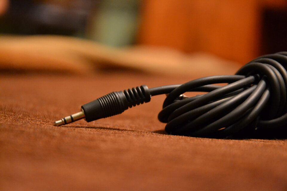The wire connect to the speakers