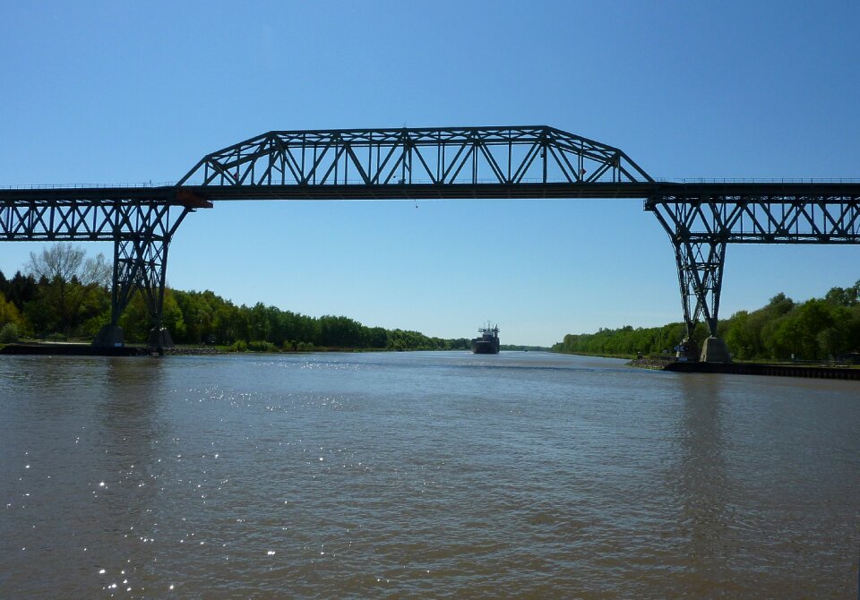 Railway bridge waters nok