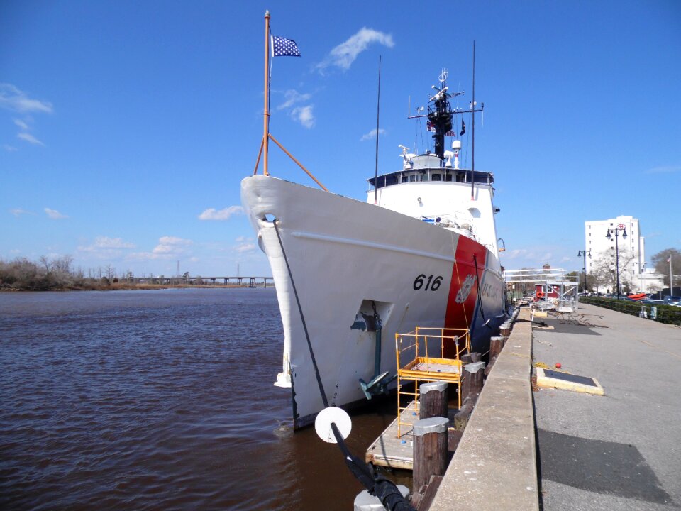 Port pier boat photo