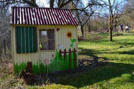 Hut garden shed scale