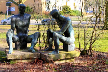 Sit human bronze