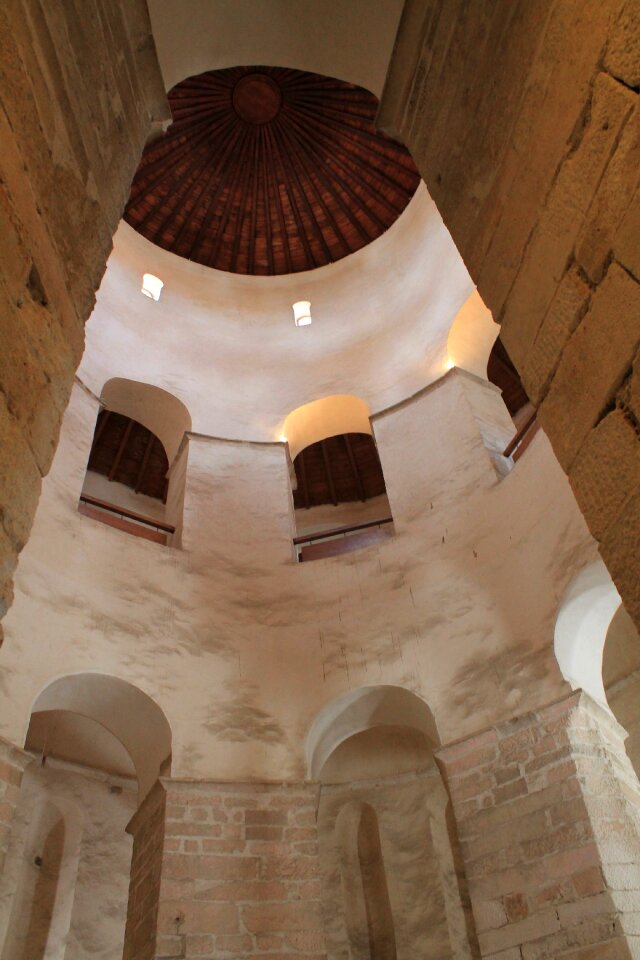 Dome hall high