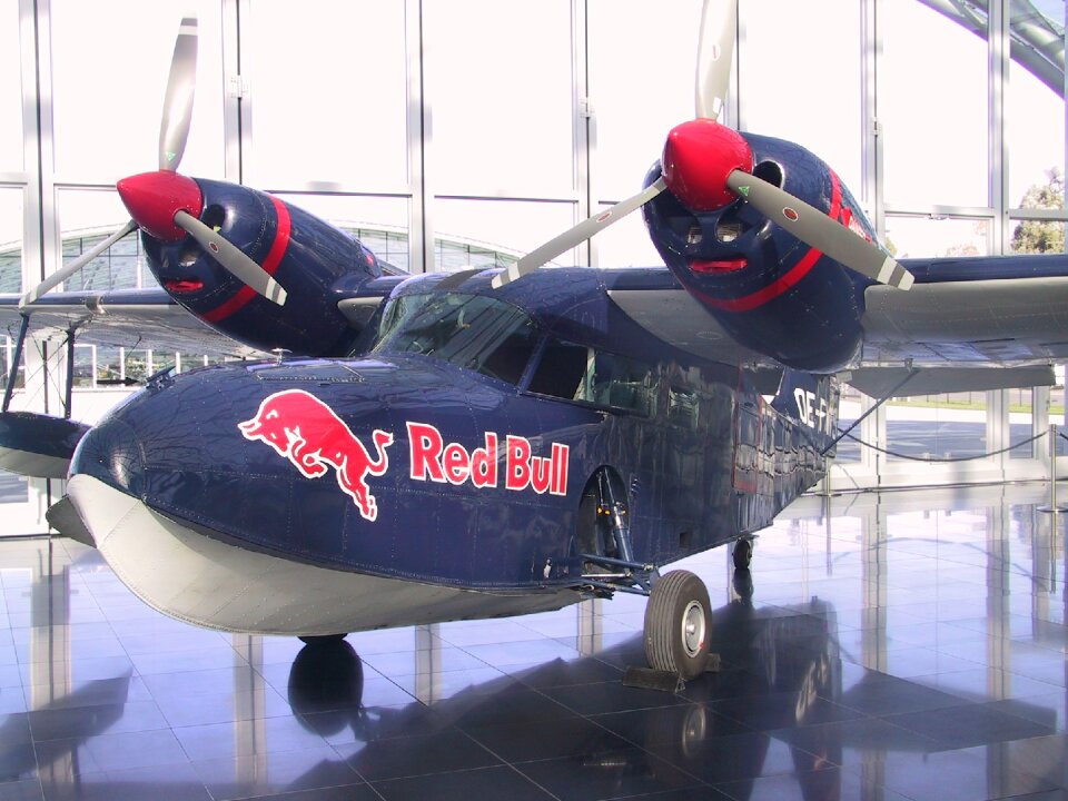 Flyer exhibition hangar 7