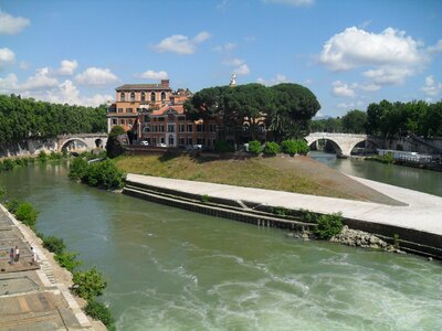 Hospital island tiber
